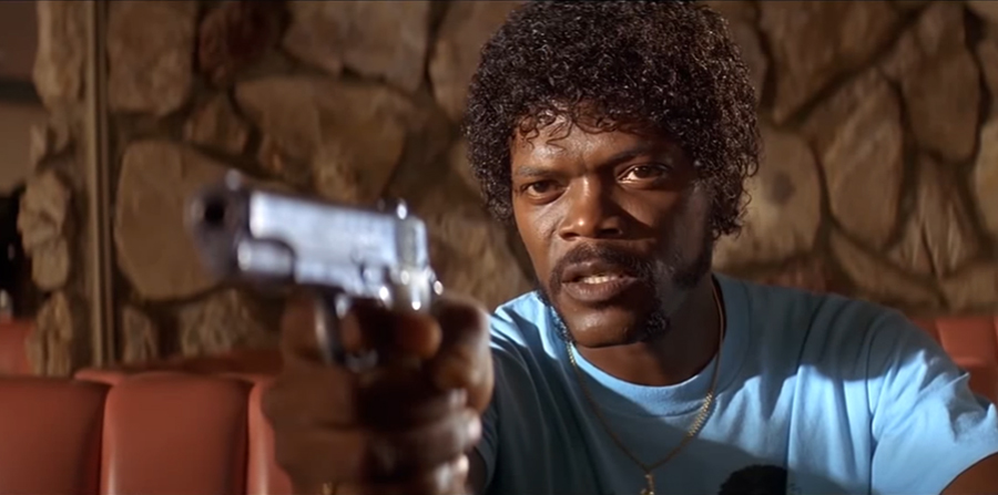 Scene at the restaurant with Bruce Willis and Samuel L. Jackson